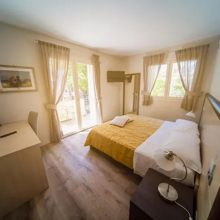 Piccolo E Grill Hotell