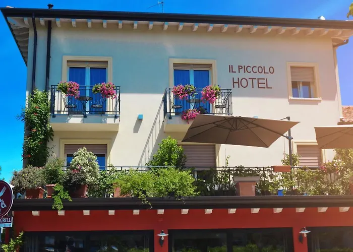 Piccolo E Grill Отель Сирмионе